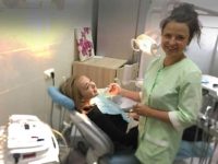 Врач - стоматолог в кабинете, стоматолог Харьков, стоматология Санодент Харьков